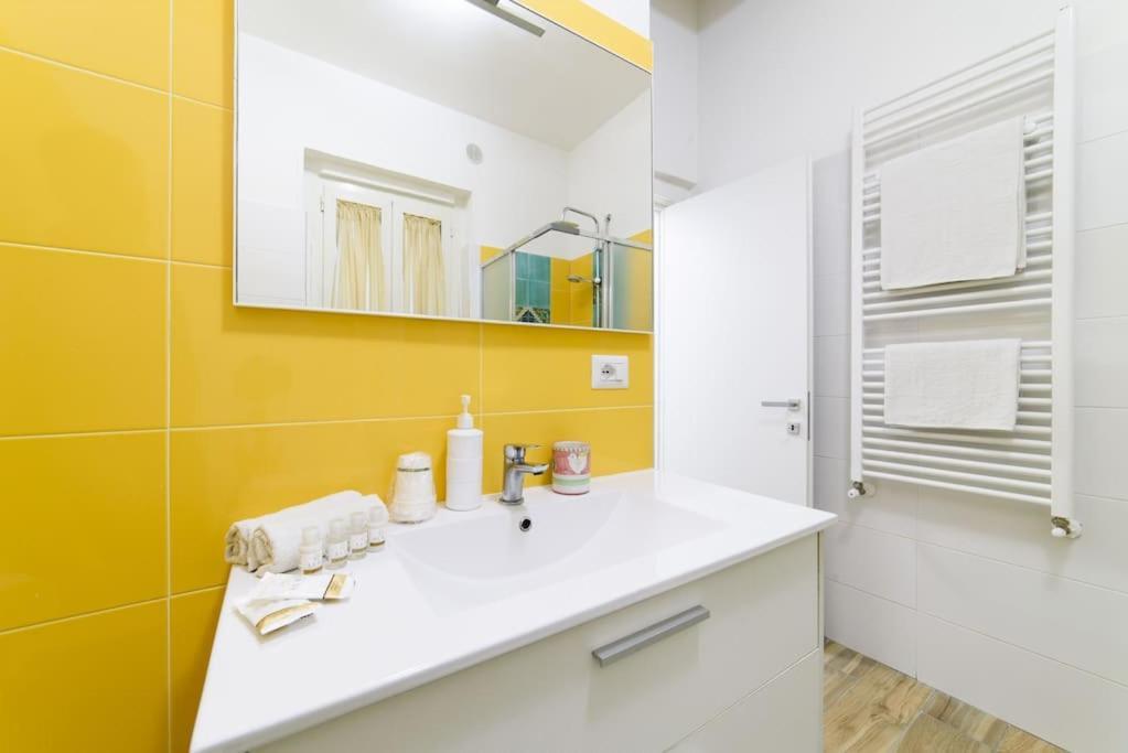 Stazione Treni - Wi-Fi & Netflix Cozy Space Apartment Salerno Luaran gambar